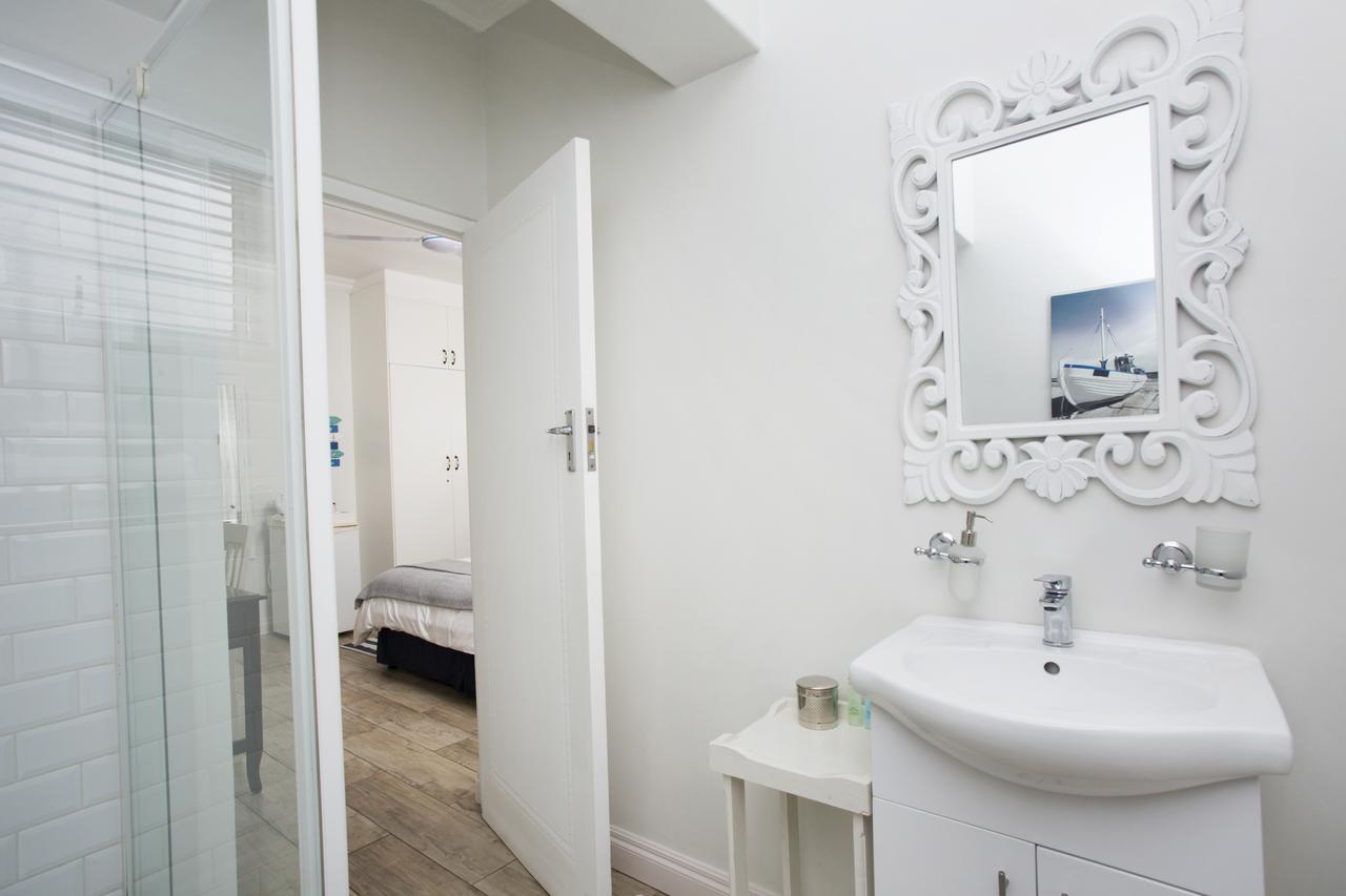 Ocean Hideaway Bed And Breakfast Amanzimtoti Bagian luar foto