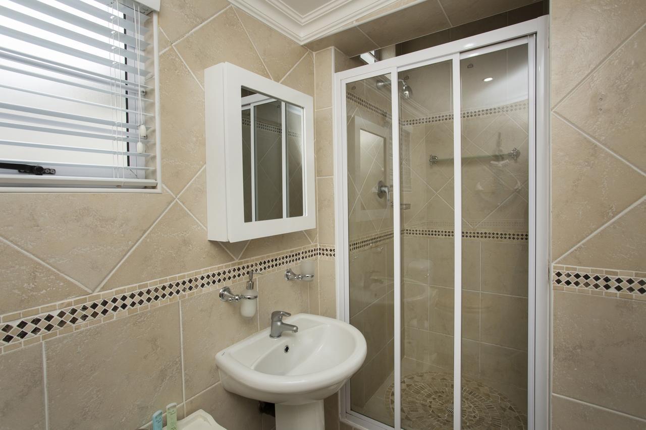Ocean Hideaway Bed And Breakfast Amanzimtoti Bagian luar foto